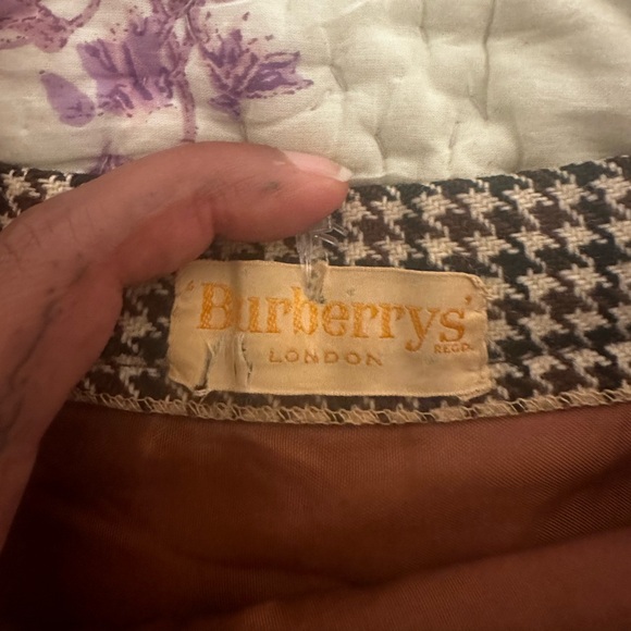 Vintage Houndstooth Burberry Wool skirt - Picture 2 of 5